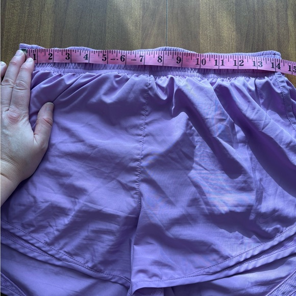 Nike Dri-FIT Lilac Purple Athletic Shorts - Picture 4 of 4